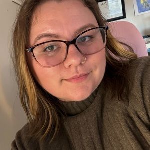 Meet your Posher, Khrystina